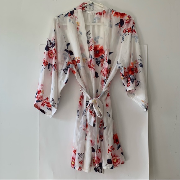 Rose & Vine Floral Robe - Picture 4 of 12
